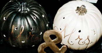 Halloween wedding idea - Mr & Mrs pumpkins